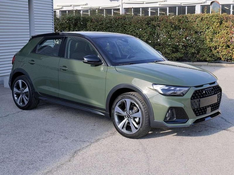 Nuova Audi A1 Ambiente 116 CV (85 kW) 2026 Verde SUV