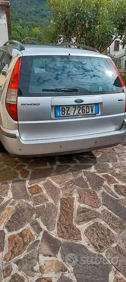 Usata Ford Mondeo 131 CV (96 kW) 2002 Grigio Station wagon