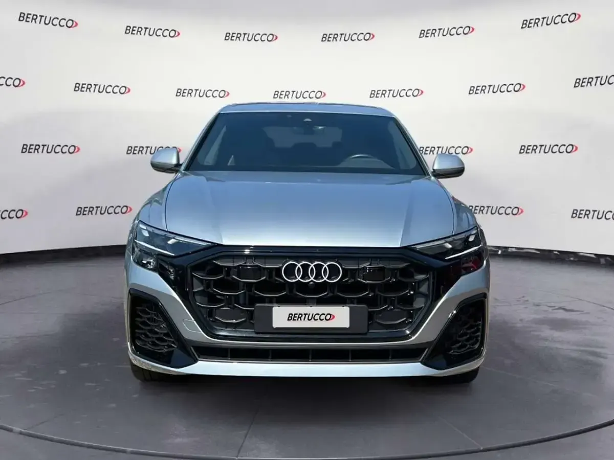 Usata Audi Q8 S-Line 394 CV (289 kW) 2024 Argento SUV