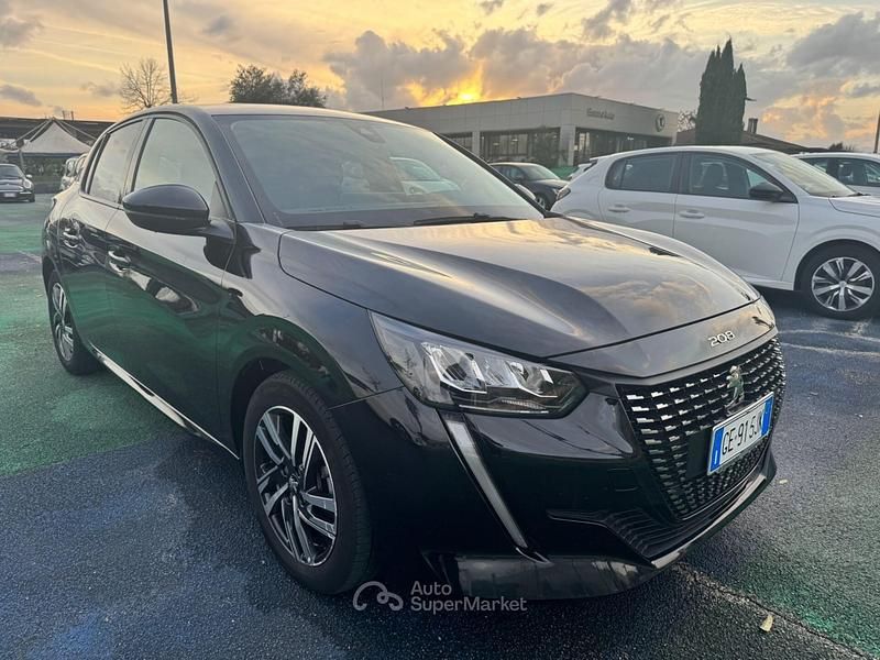 Nero Usata 2021 Peugeot 208 GT Due volumi | 11.990 € (Ottimo prezzo) - Immagine 1/4