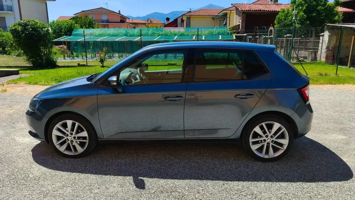 Usata Skoda Fabia Style 90 CV (66 kW) 2015 Grigio Berlina