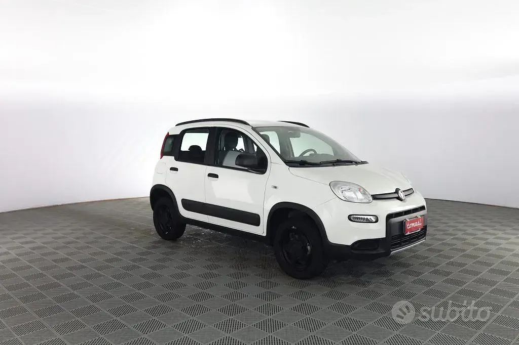 Usata Fiat Panda 4x4 Wild 86 CV (63 kW) 2021 Bianco Utilitaria