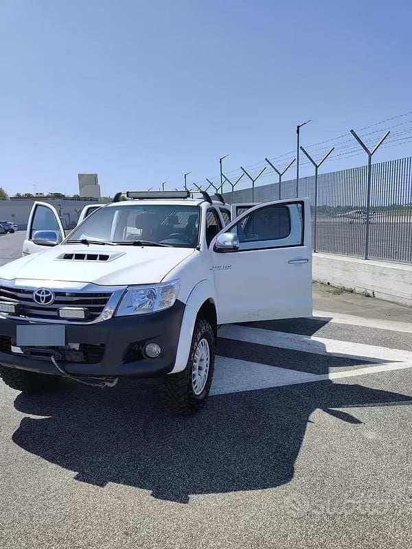 Usata Toyota HiLux 171 CV (125 kW) 2012 Bianco Pick-up