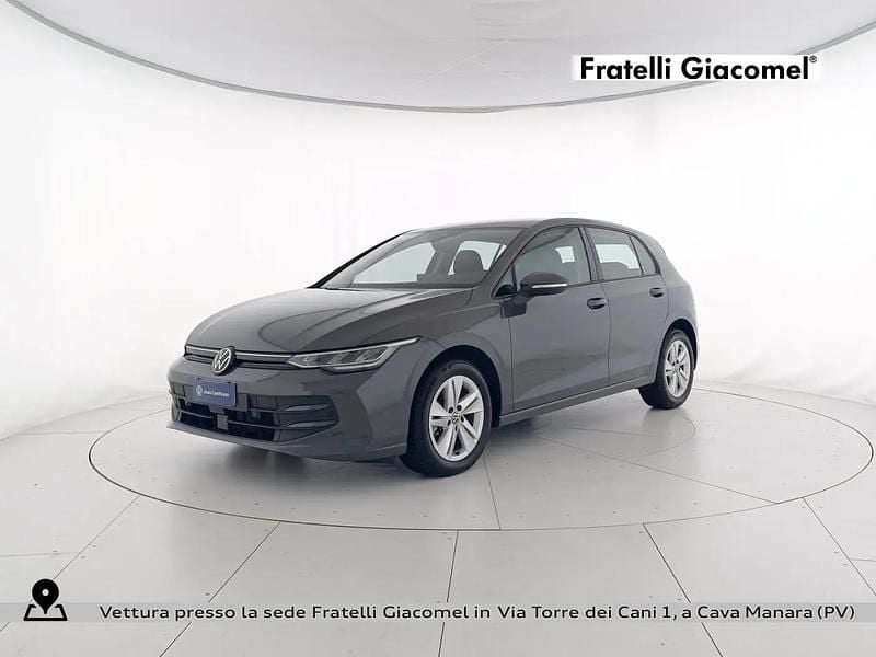 Dolphin grey metallizzato Usata 2025 VW Golf Life Tre volumi | 26.400 € (Ottimo prezzo) - Immagine 1/4