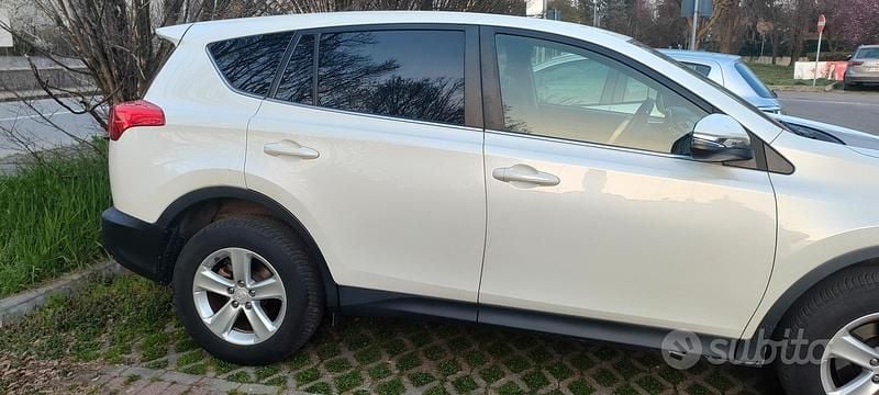Usata Toyota RAV4 Life 124 CV (91 kW) 2014 Bianco SUV
