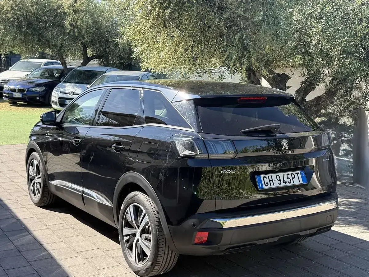 Usata Peugeot 3008 Allure 181 CV (133 kW) 2021 Nero perla metallizzato SUV