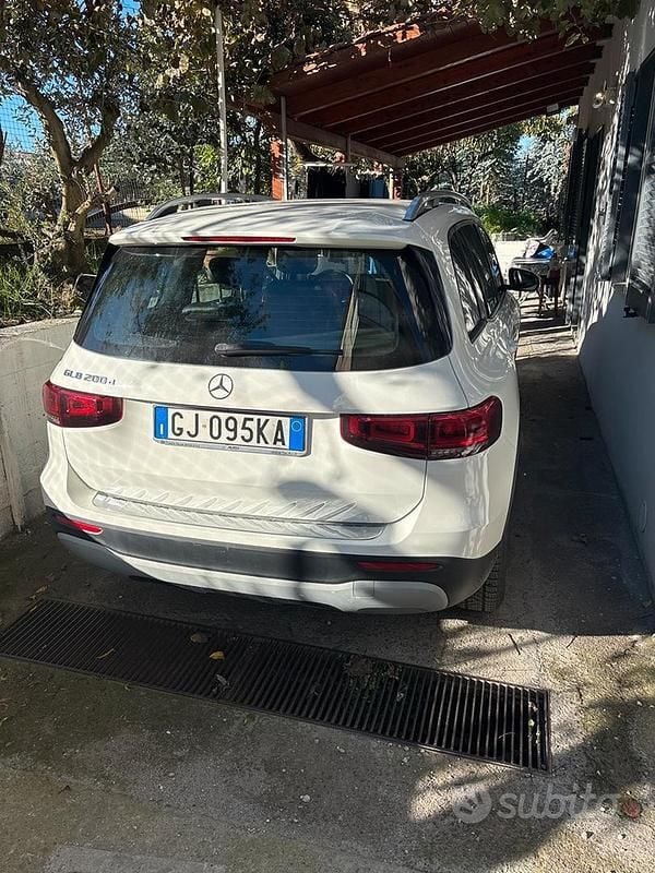 Begagnad Mercedes GLB200 150 HK (110 kW) 2022 Vit SUV