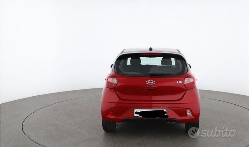 Usata Hyundai i10 Advanced 67 CV (49 kW) 2023 Rosso bordeaux Utilitaria