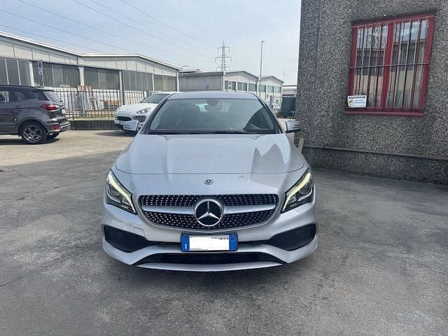 Usata Mercedes CLA220 Premium 170 CV (125 kW) 2018 Argento Berlina
