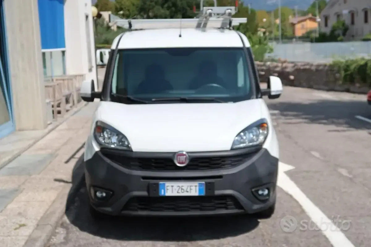 Usata Fiat Doblò S 120 CV (88 kW) 2018 Bianco Monovolume
