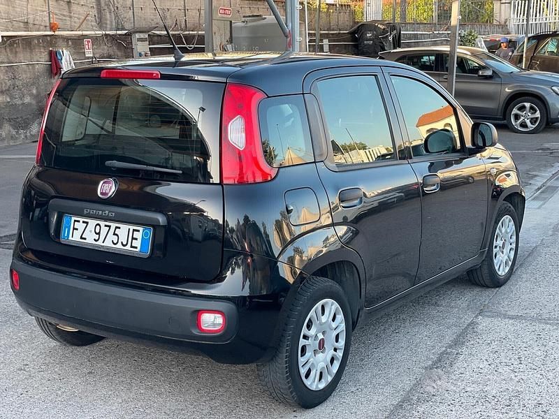 Usata Fiat Panda Lounge 69 CV (50 kW) 2019 Nero Berlina