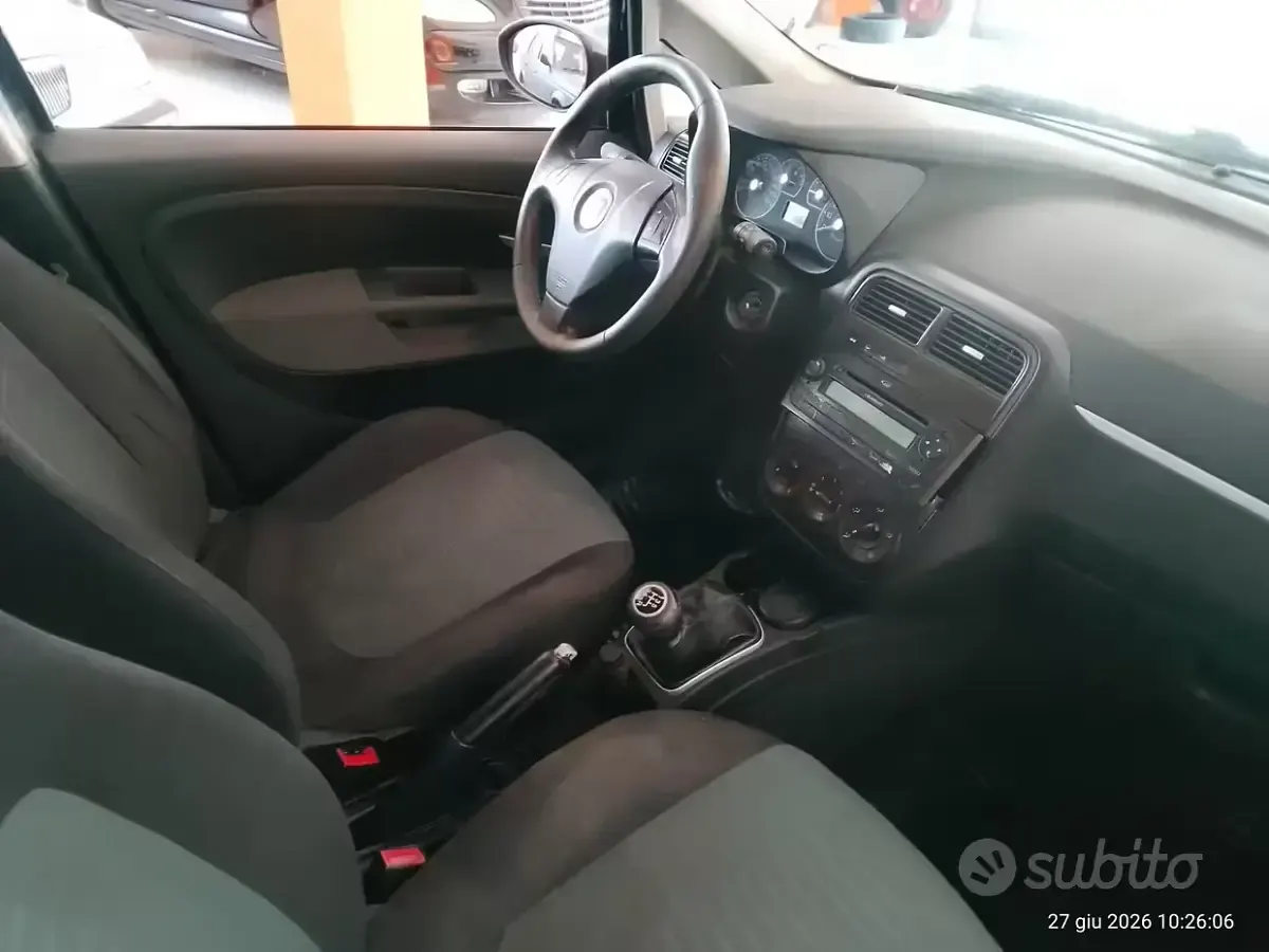 Usata Fiat Grande Punto Dynamic 65 CV (47 kW) 2008 Nero Utilitaria