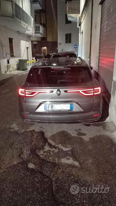 Usata Renault Talisman Zen 120 CV (88 kW) 2018 Grigio Station wagon