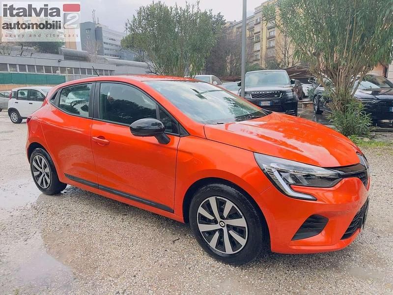 Usata Renault Clio V 67 CV (49 kW) 2023 Arancione Utilitaria