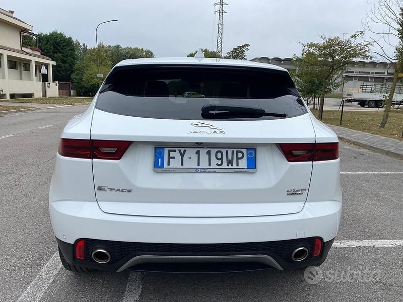 Usata Jaguar E-Pace R-Dynamic 150 CV (110 kW) 2019 Bianco SUV