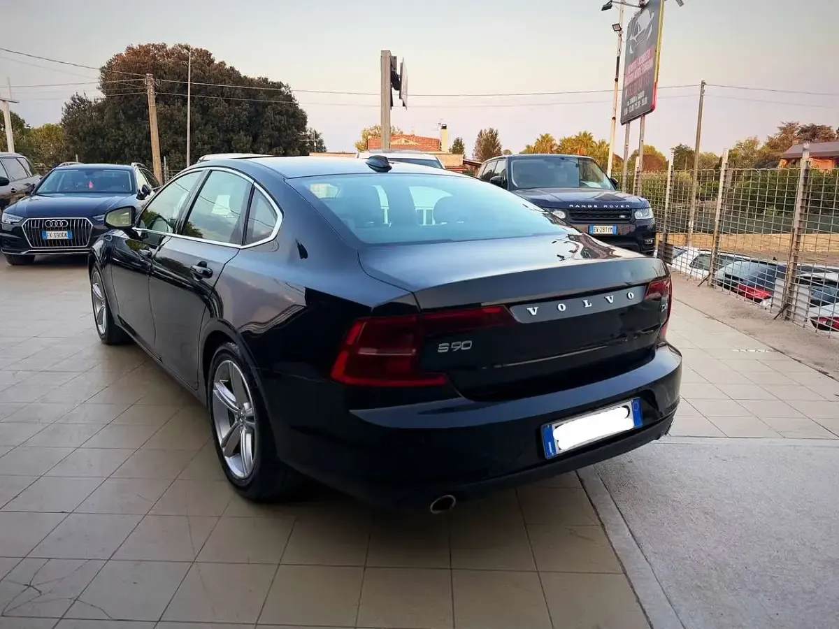 Usata Volvo S90 Momentum 190 CV (139 kW) 2018 Other Berlina