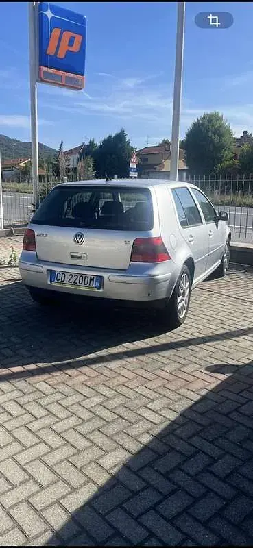 Usata VW Golf IV 105 CV (77 kW) 2003 Berlina