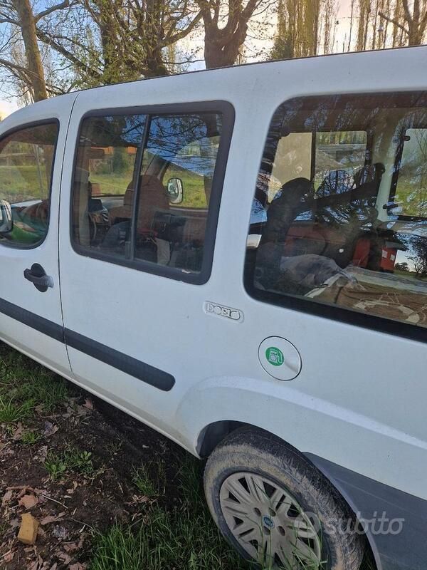Usata Fiat Doblò 103 CV (75 kW) 2007 Monovolume