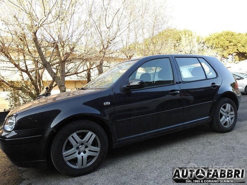 Usata VW Golf IV 115 CV (84 kW) 2000 Nero Utilitaria