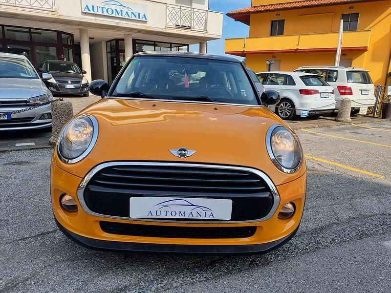 Usata Mini Cooper D Business 116 CV (85 kW) 2017 Giallo Utilitaria