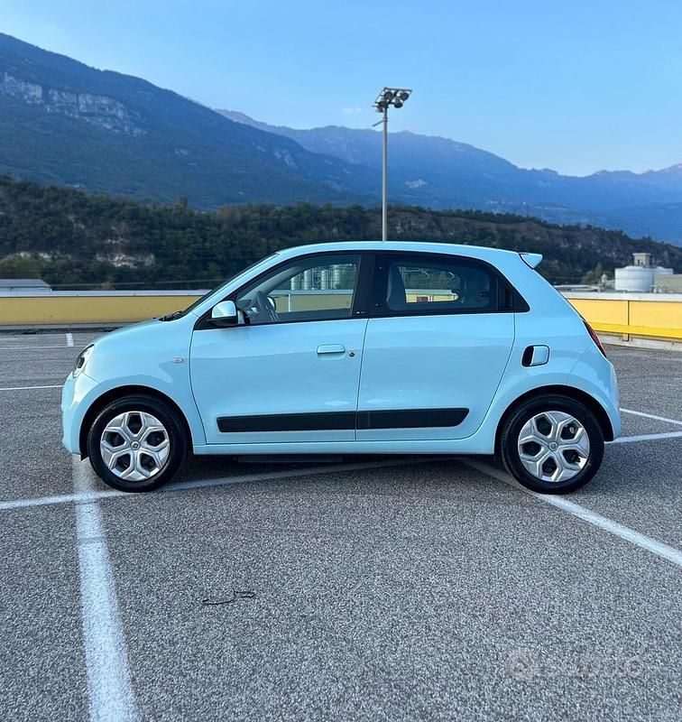 Usata Renault Twingo Zen 60 kW (82 CV) 2021 Blu Utilitaria