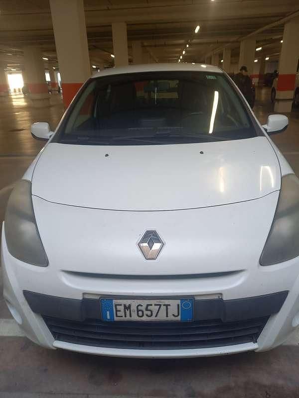 Usata Renault Clio IV Dynamique 75 CV (55 kW) 2012 Berlina
