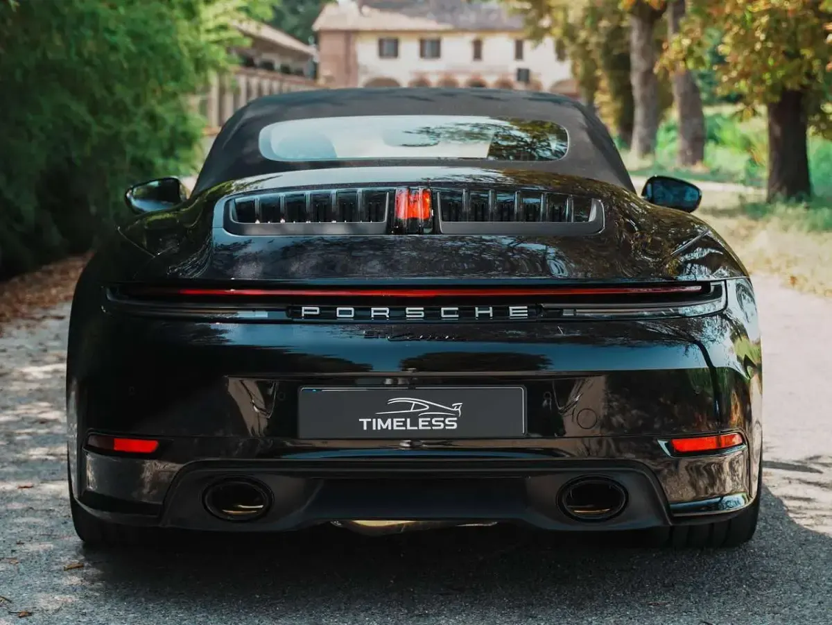 Usata Porsche 911 Carrera Cabriolet 394 CV (289 kW) 2025 Jet black metallic Cabrio