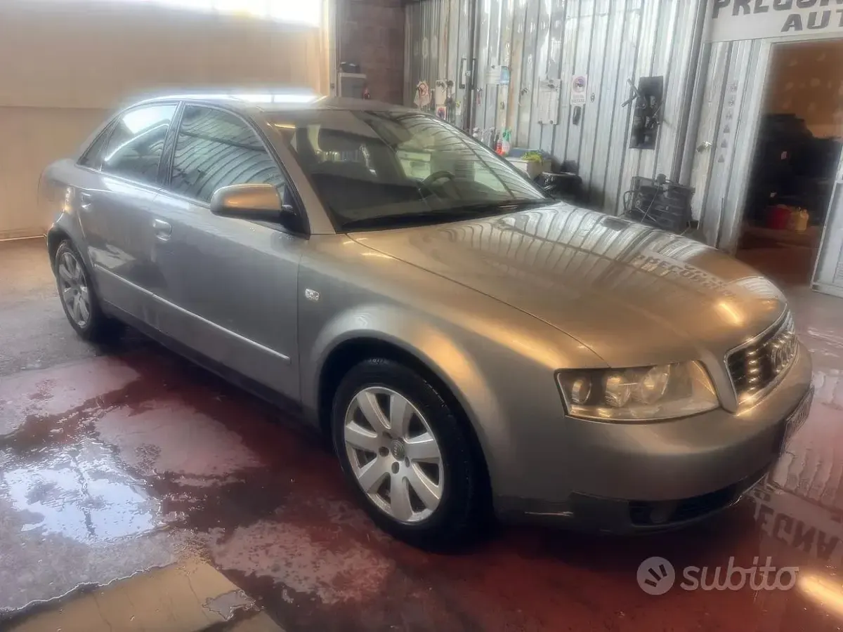 Usata Audi A4 131 CV (96 kW) 2003 Grigio Berlina