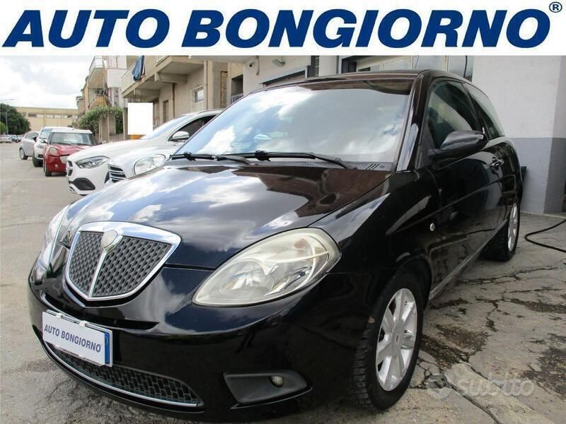 Nero metallizzato Usata 2007 Lancia Ypsilon Due volumi | 3950 € (Molto cara) - Immagine 1/4