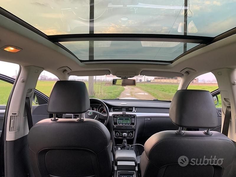 Usata Skoda Superb Elegance 140 CV (102 kW) 2013 Nero Station wagon