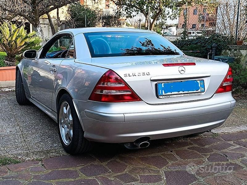 Usata Mercedes SLK230 2001 Grigio Cabrio