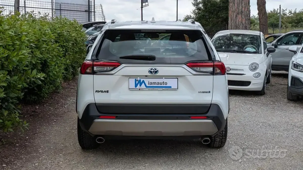 Usata Toyota RAV4 Hybrid Business Edition 178 CV (130 kW) 2022 Bianco SUV