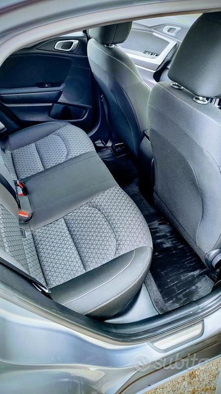 Usata Kia XCeed Urban 120 CV (88 kW) 2019 Grigio SUV