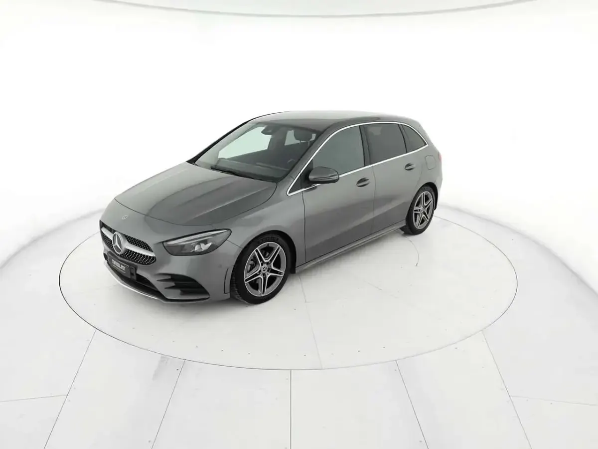 Usata Mercedes B200 Premium 150 CV (110 kW) 2022 Grigio Utilitaria