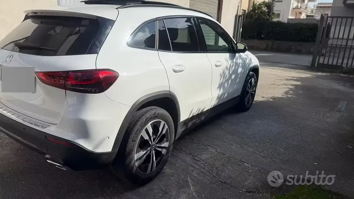 Usata Mercedes A180 136 CV (100 kW) 2022 Bianco Station wagon