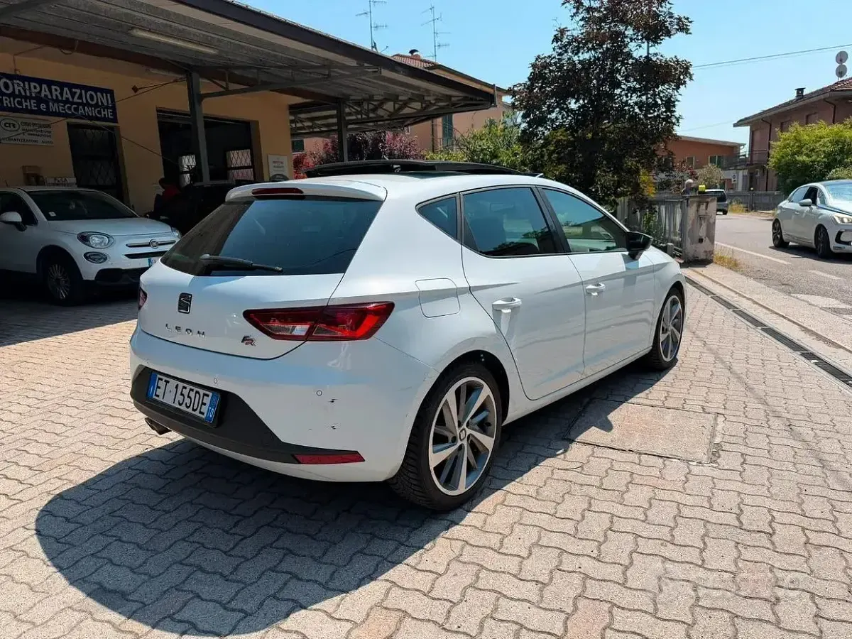 Usata Seat Leon SC FR 150 CV (110 kW) 2013 Bianco Utilitaria