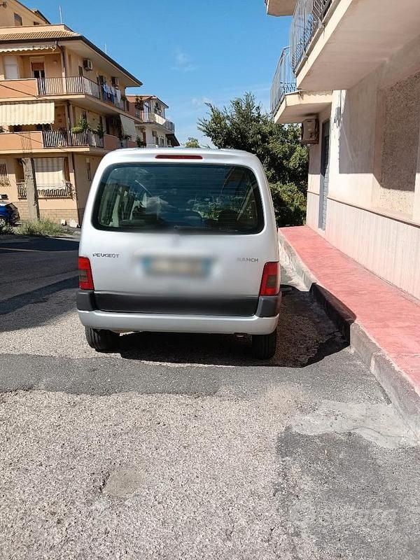 Usata Peugeot Partner 90 CV (66 kW) 2004 Grigio Monovolume