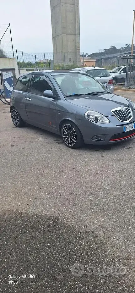 Usata Lancia Ypsilon 60 CV (44 kW) 2010 Grigio Utilitaria