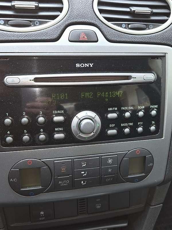 Usata Ford Focus 90 CV (66 kW) 2006 Argento Berlina