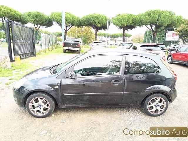 Usata Ford Fiesta Titanium 75 CV (55 kW) 2007 Nero Utilitaria