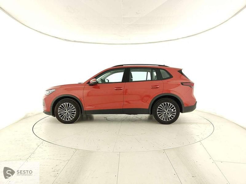 Usata VW Tiguan Life 150 CV (110 kW) 2024 Rosso SUV