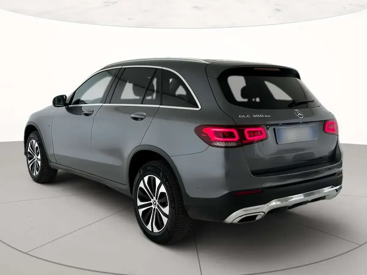 Usata Mercedes GLC300 306 CV (225 kW) 2021 Grigio SUV