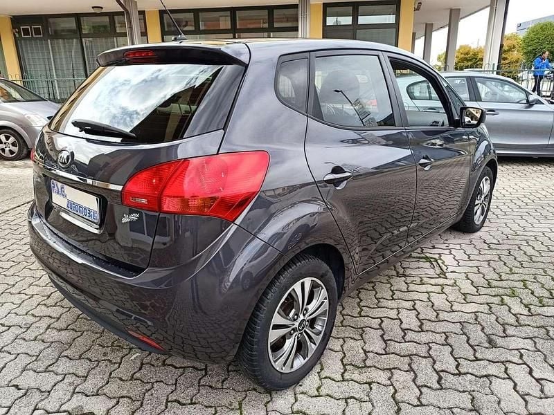 Usata Kia Venga 90 CV (66 kW) 2016 Grigio Utilitaria