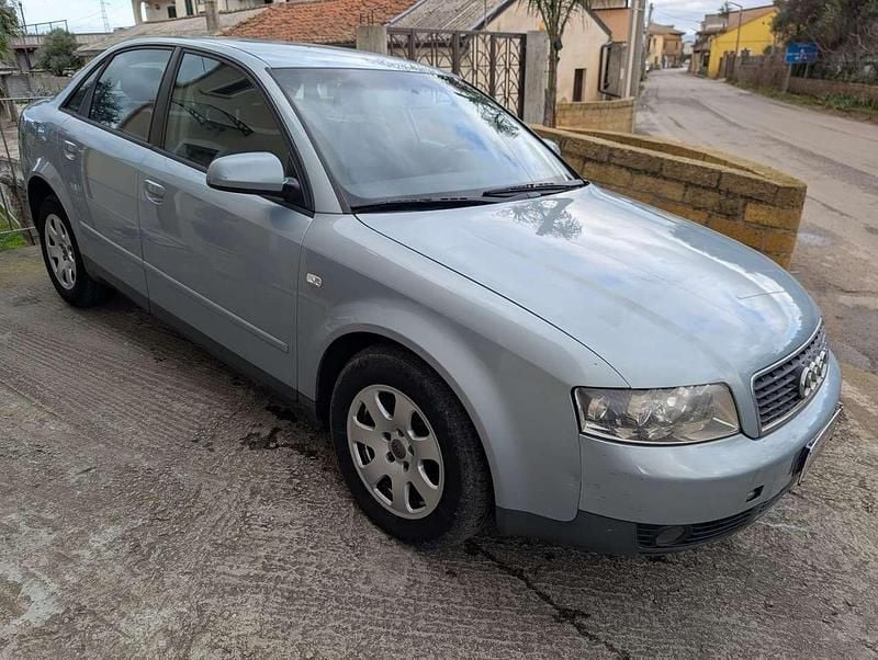 Usata Audi A4 Ambiente 131 CV (96 kW) 2003 Grigio Berlina