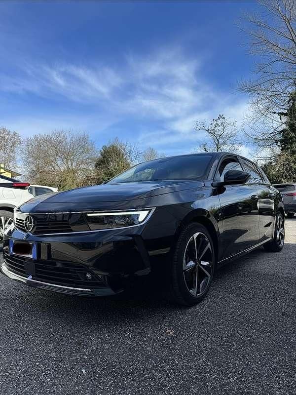 Usata Opel Astra Elegance 110 CV (80 kW) 2023 Nero Berlina