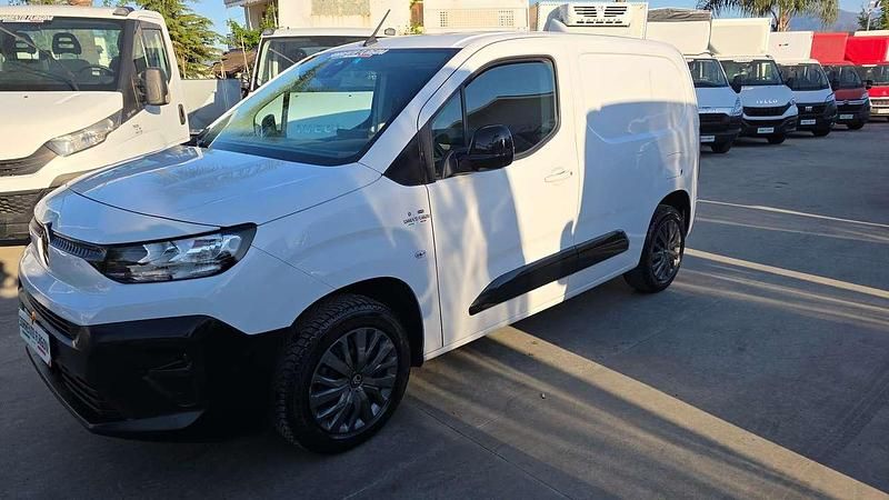 Usata Citroën Berlingo 102 CV (75 kW) 2024 Bianco Monovolume