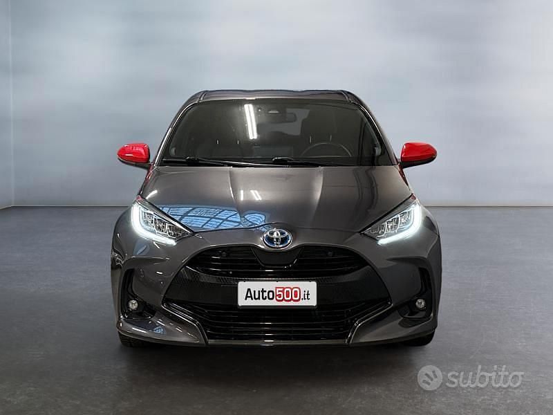Usata Toyota Yaris Hybrid 92 CV (67 kW) 2021 Grigio Berlina
