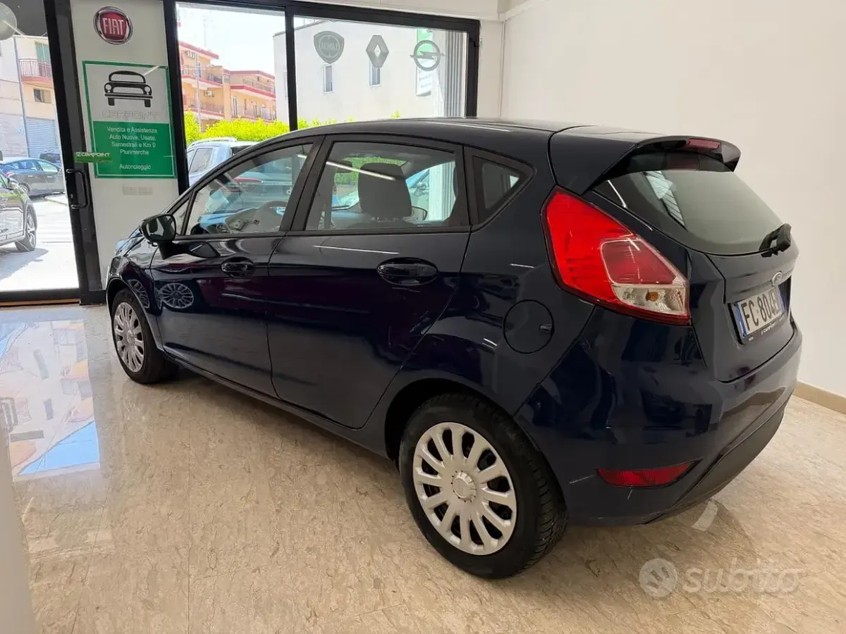 Usata Ford Fiesta Business Edition 95 CV (69 kW) 2016 Blu Utilitaria