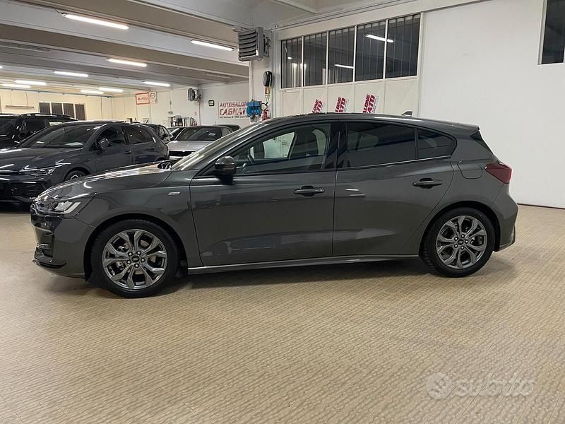 Usata Ford Focus ST-Line 125 CV (91 kW) 2025 Grigio magnetico metalizzato Berlina