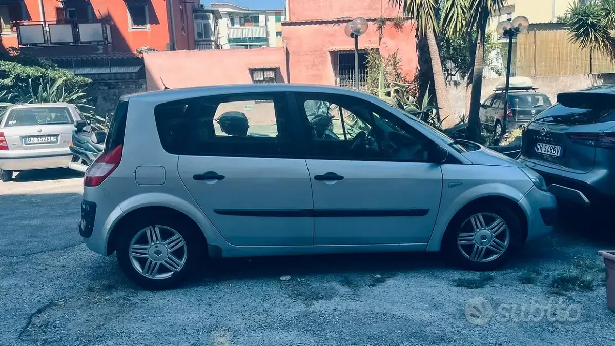 Usata Renault Scénic 120 CV (88 kW) 2005 Grigio Monovolume